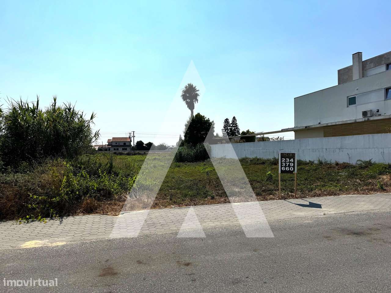 Lote de terreno localizado a 2 minutos do C. C. Glicínias! - Grande imagem: 4/8