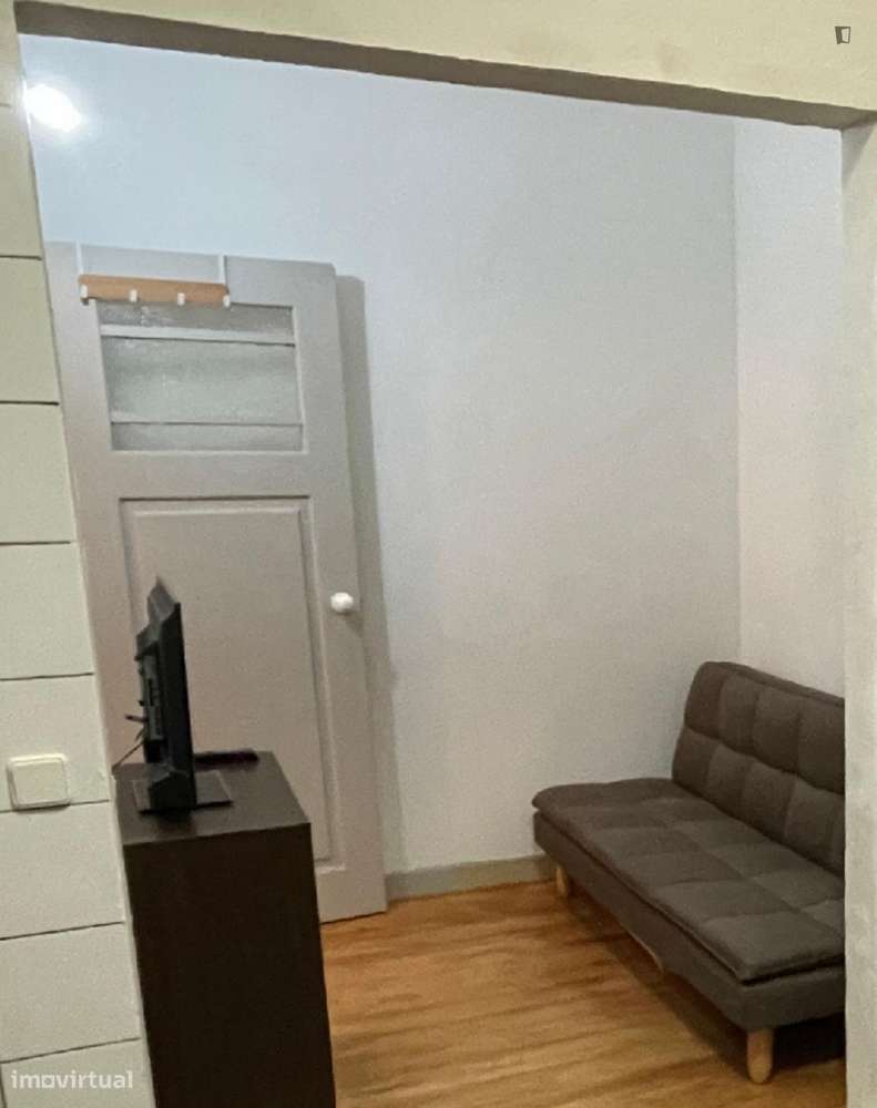 Quarto - localizado em Montes Claros Coimbra - Grande imagem: 5/8