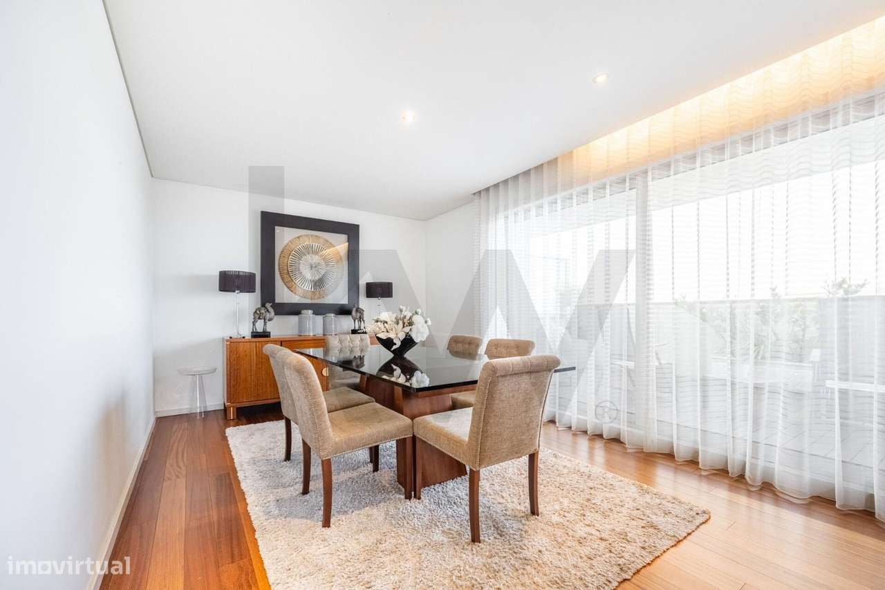 T3 de Excelência | Praça Velasquez e Av. dos Combatentes | Terraço 100 - Grande imagem: 2/43