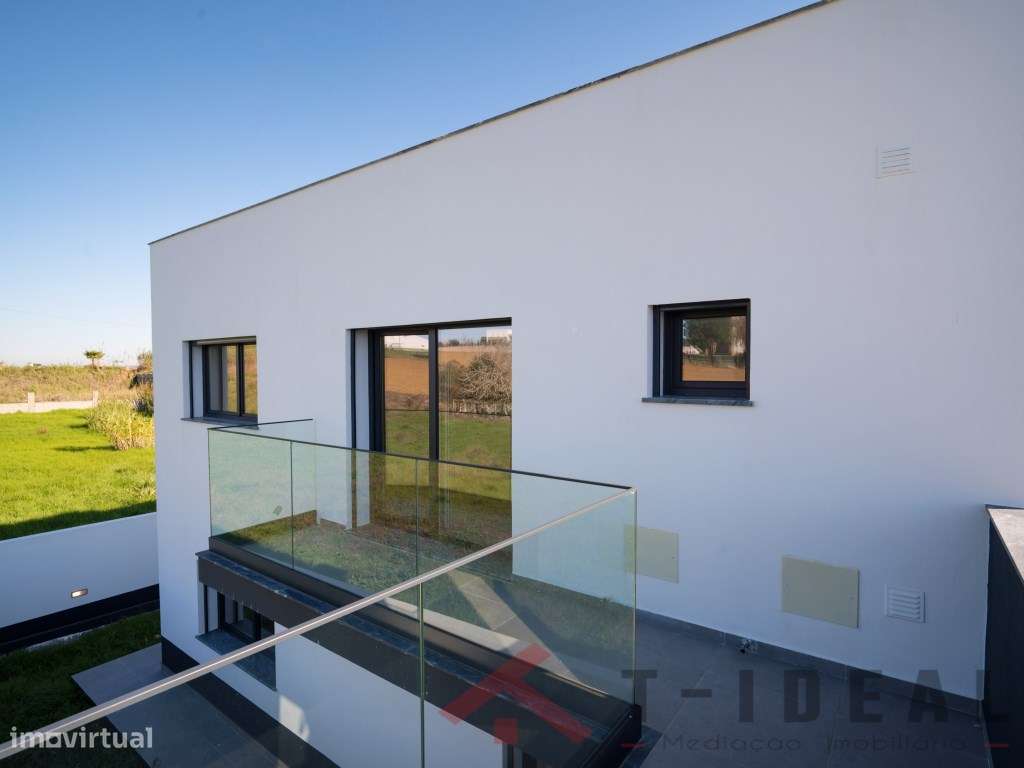 Moradia T4 nova próxima da Lourinhã e das praias-47
