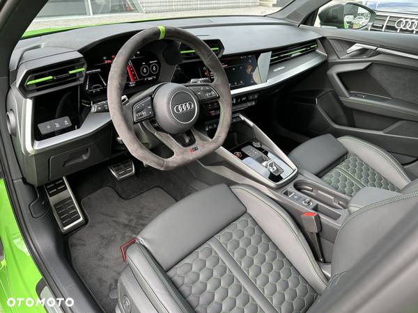 Audi RS3 TFSI Quattro S tronic - 12