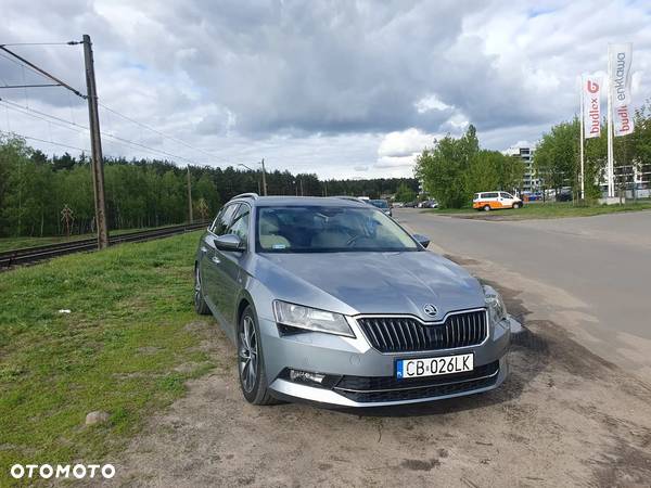 Skoda Superb 2.0 TDI L&K DSG - 19