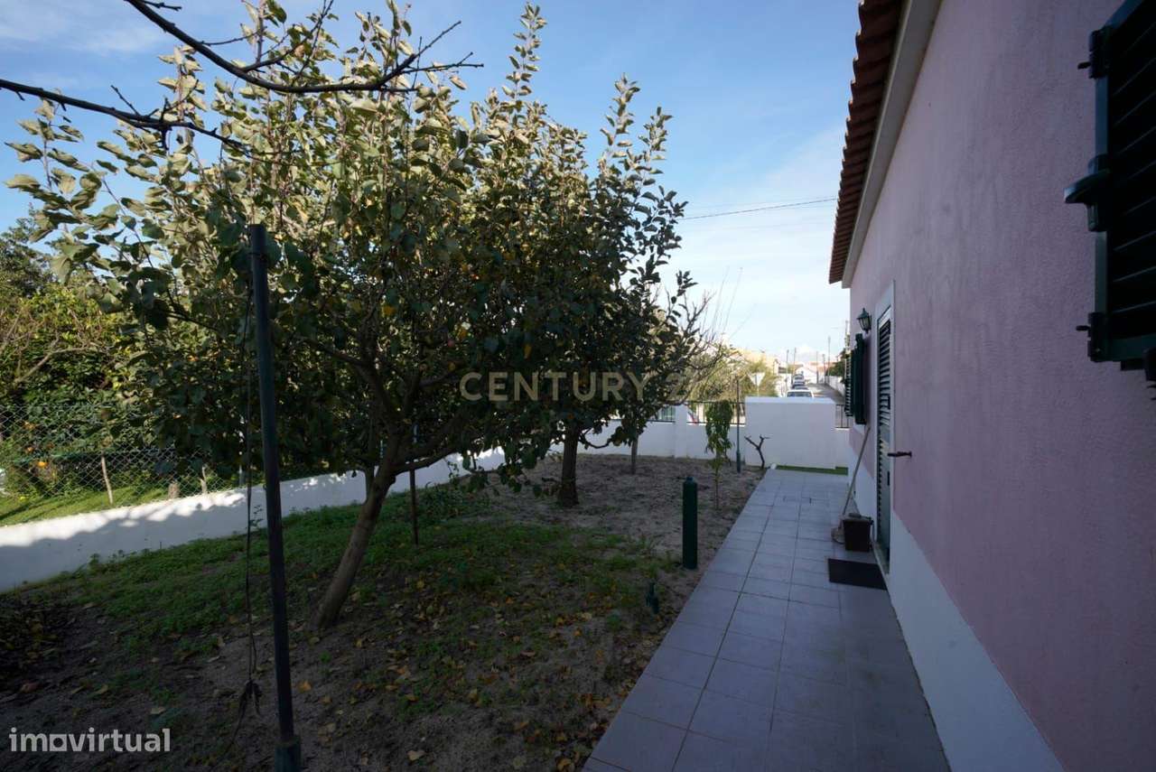 Espetacular Moradia em Setúbal com Jardim e Garagem-29