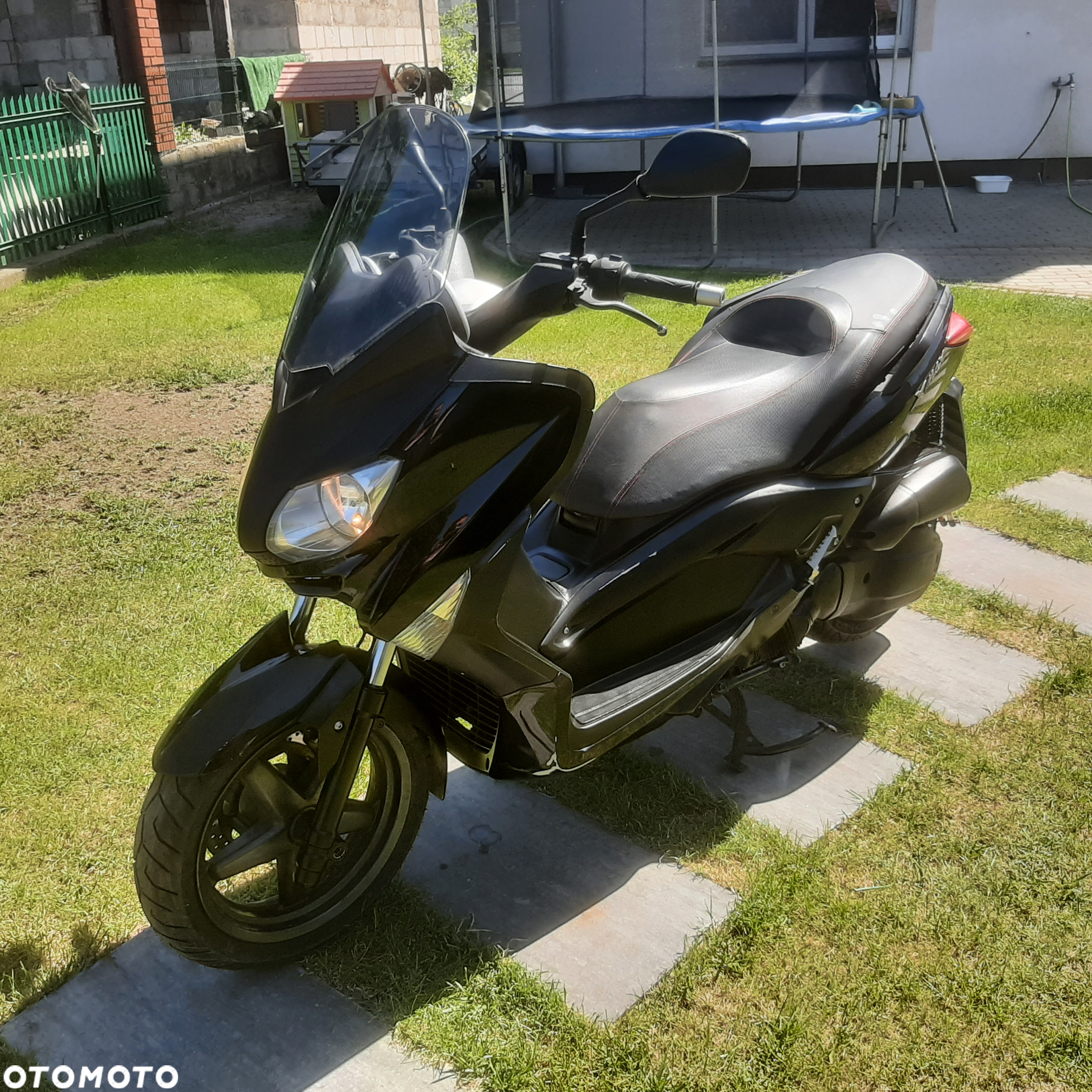 Yamaha X-max - 4