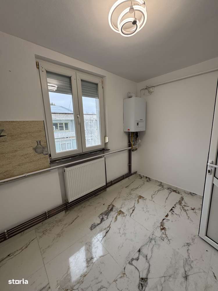 Vand apartament 2 camere decomandat-4