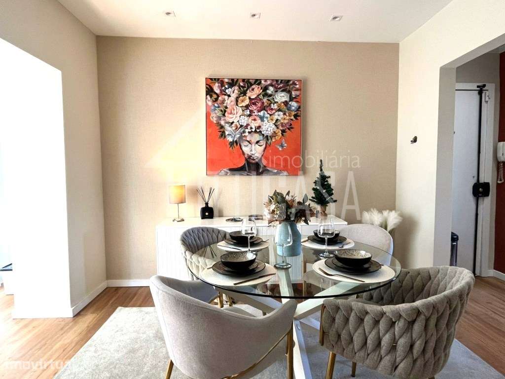 T2+2 com terraço em Queluz - Grande imagem: 2/52