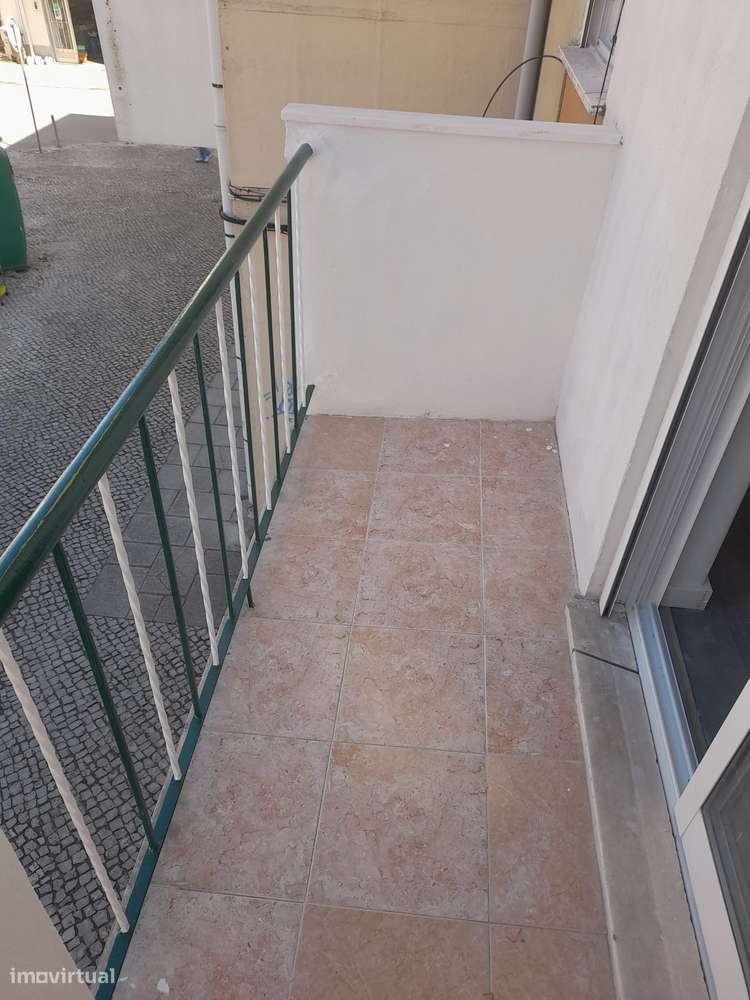 Apartamento T2 com varanda na Baixa da Banheira-37
