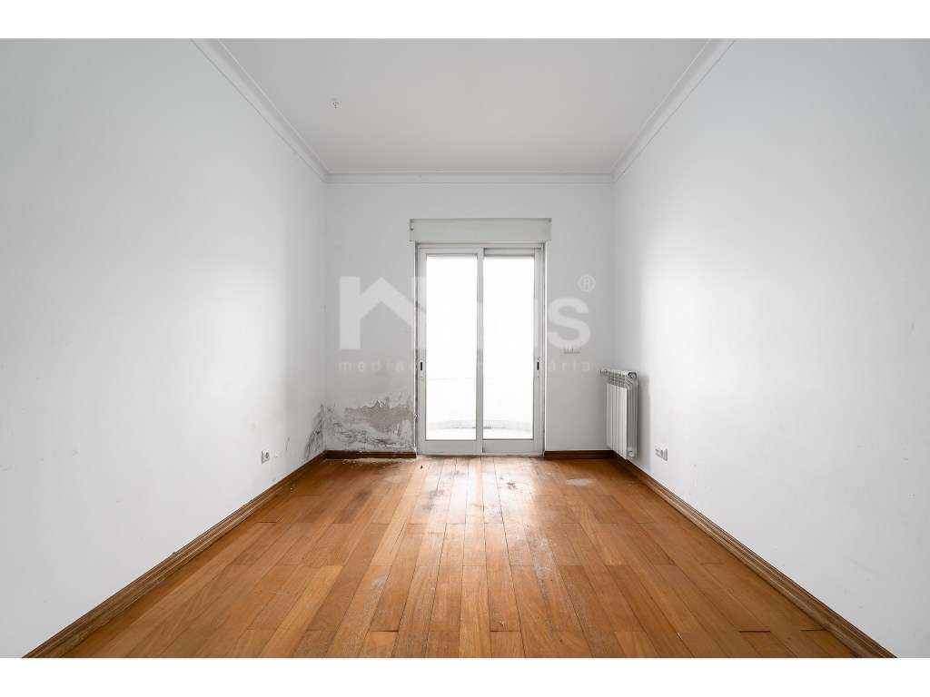 T3 com parqueamento e arrecadação-7