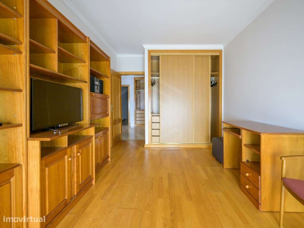 Apartamento T3 localizado na avenida principal de Loulé, Algarve - Grande imagem: 3/24