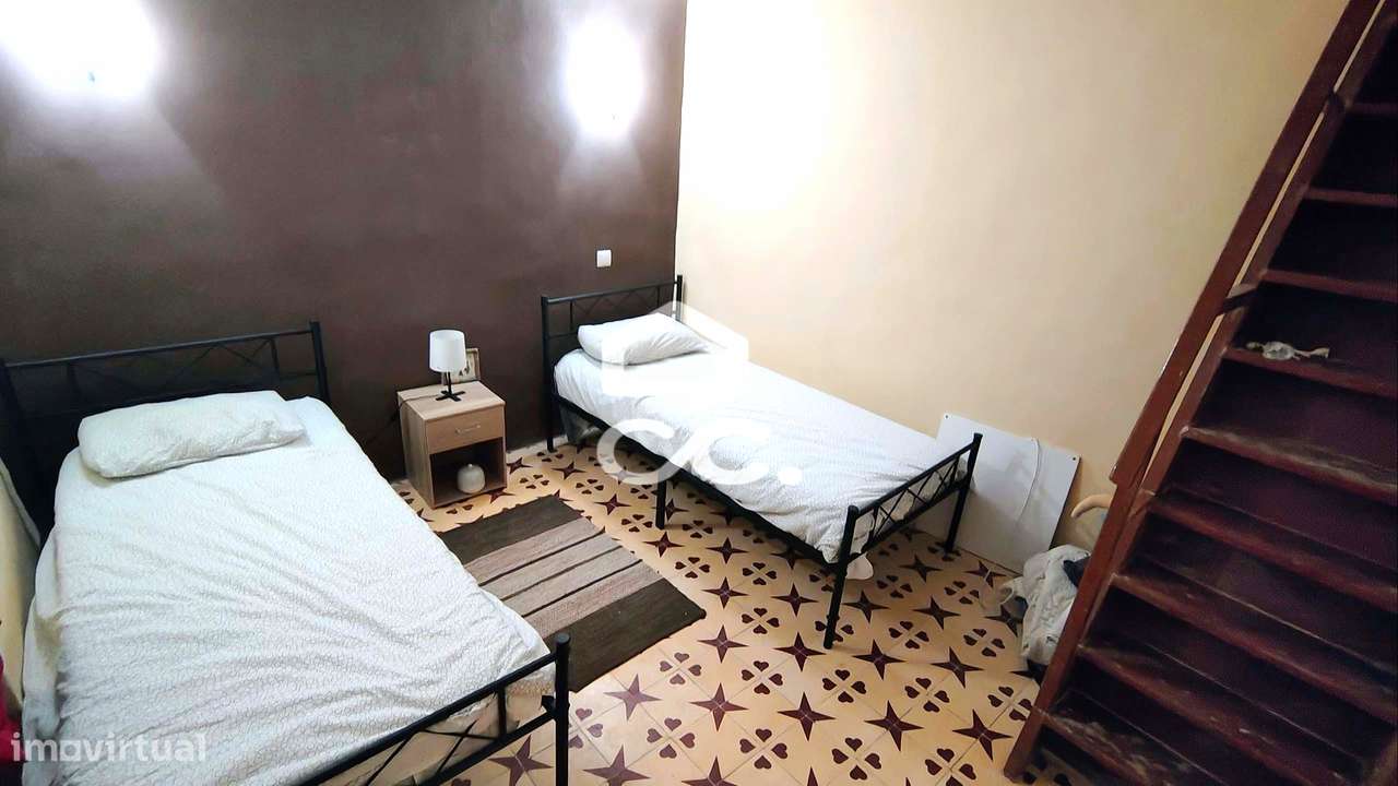 Vivenda V2+1 com Quintal e Garagem em Trigaches - Grande imagem: 5/23