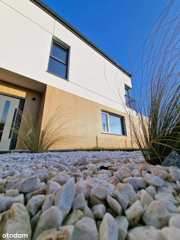 Nowoczesny wygodny duży dom dla rodziny w mieście, szybki dojazd do S7 - Pełny obrazek: 3/13