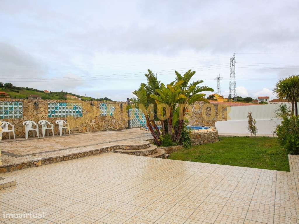 Moradia Exclusiva com áreas Independentes - junto a Arruda dos Vinhos-38