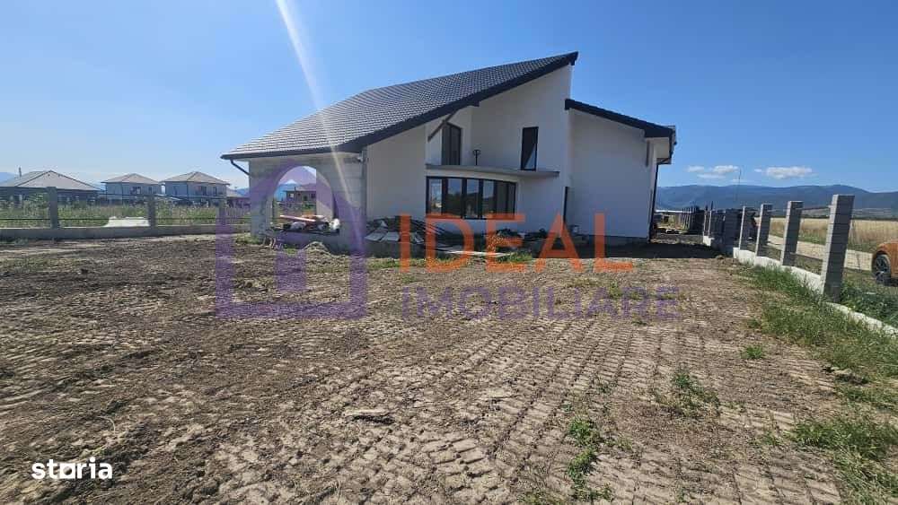Casa Individuala Moderna cu 5 camere si 668 mpu curte, in Cristian-2