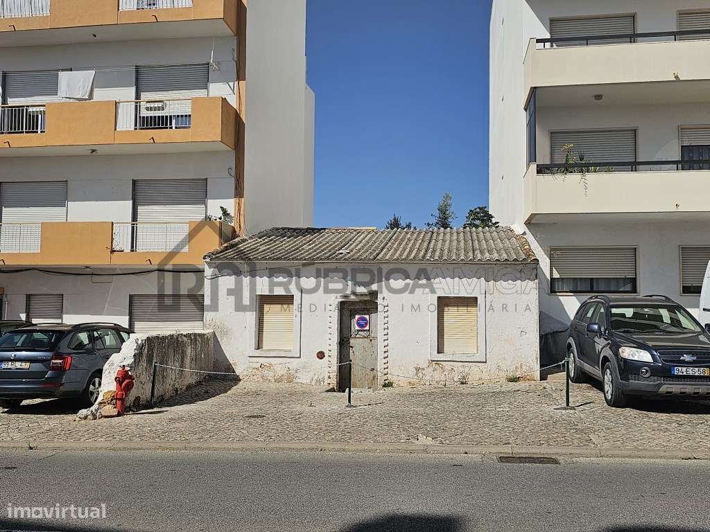 Casa antiga com projeto aprovado para Moradia v3+1 em Loulé - Grande imagem: 5/14