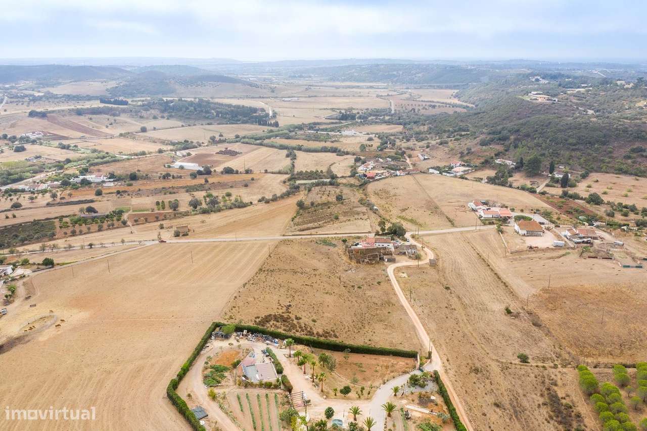 TERRENO RÚSTICO COM RUÍNA NO COTIFO, LAGOS - Grande imagem: 4/11