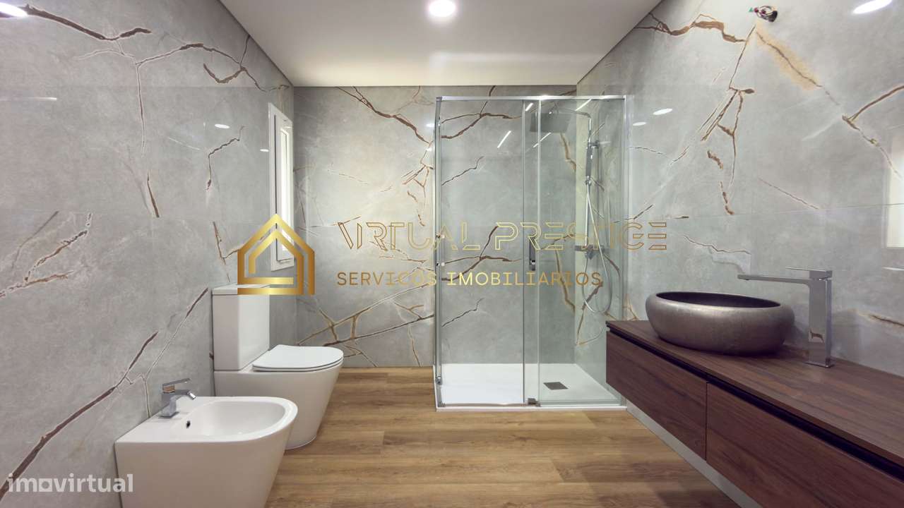 Moradia T4 moderna na Charneca da Caparica com piscina, jardim e ga...-15