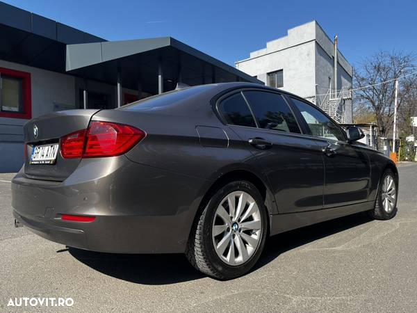 BMW Seria 3 316d - 15