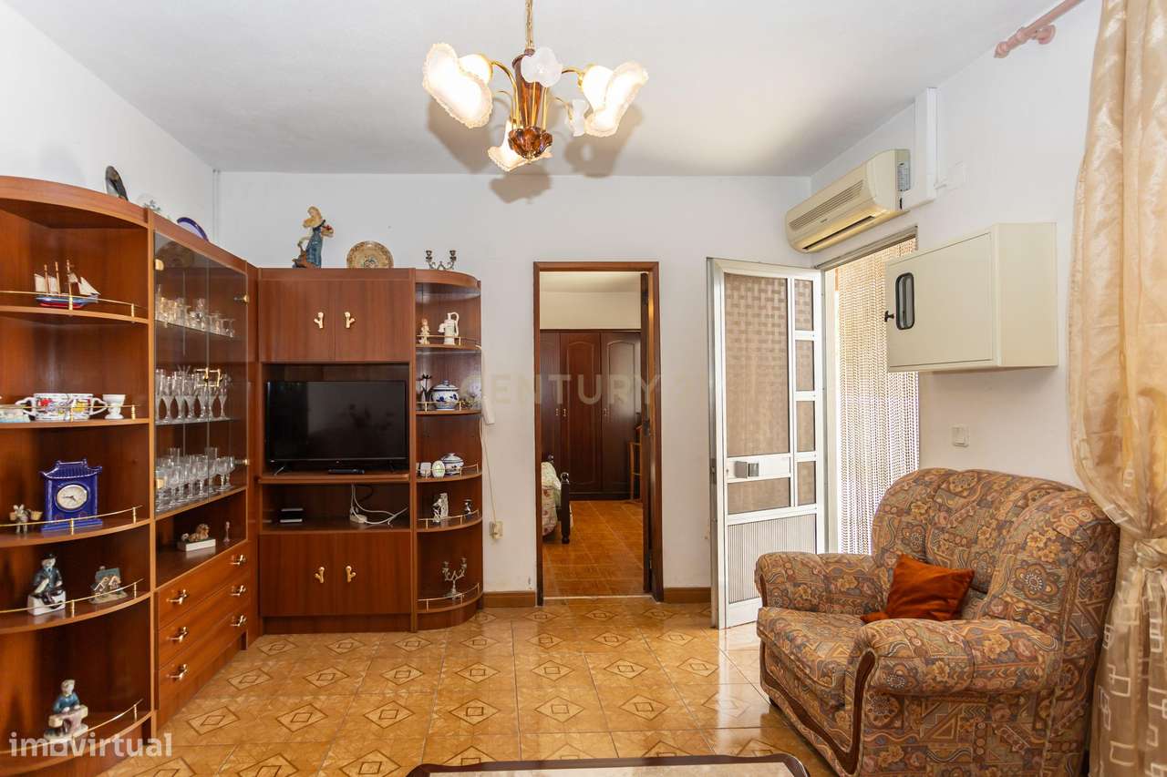 Moradia T2 com Terreno 7600m2 em Tomar-13