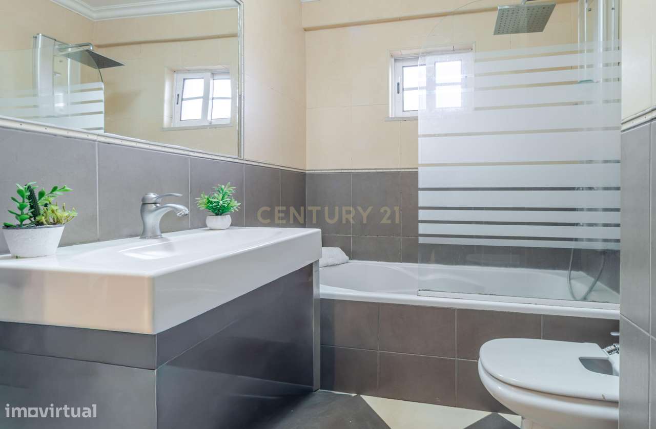 Apartamento T3 Remodelado (T4 de origem) em Setúbal-18