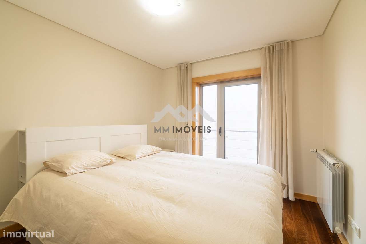 T2 Mobilado e Equipado|Varanda|Garagem|Lordelo do Ouro Massarelos |Por - Grande imagem: 4/29