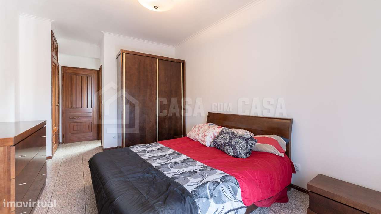 Apartamento T3 Duplex S. J. Carreira-10