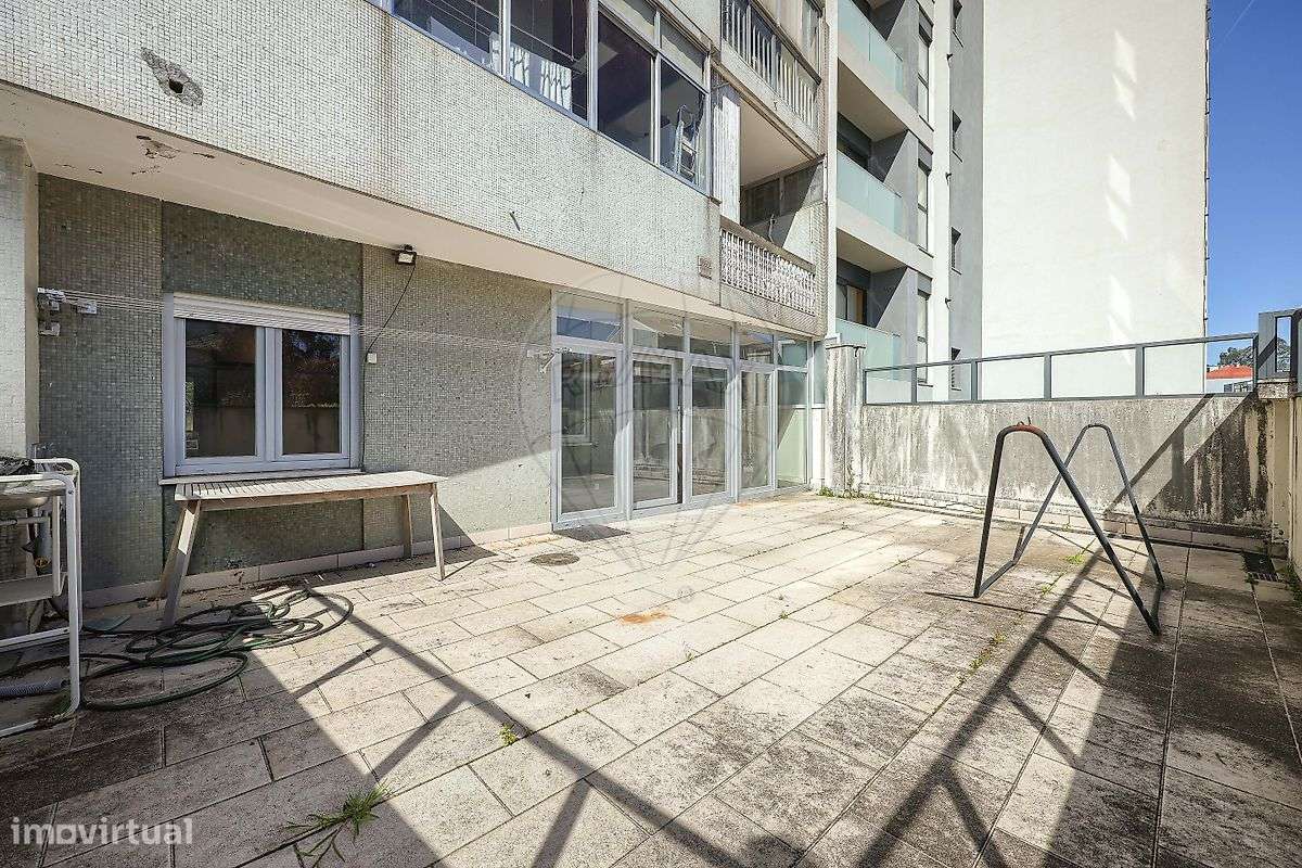 Apartamento T4 na Rua Faria Guimarães em Paranhos - Porto-39