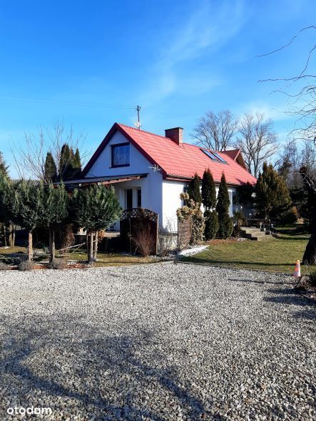 Dom jednorodzinny z ogrodem w Piaskach, Gmina Kons