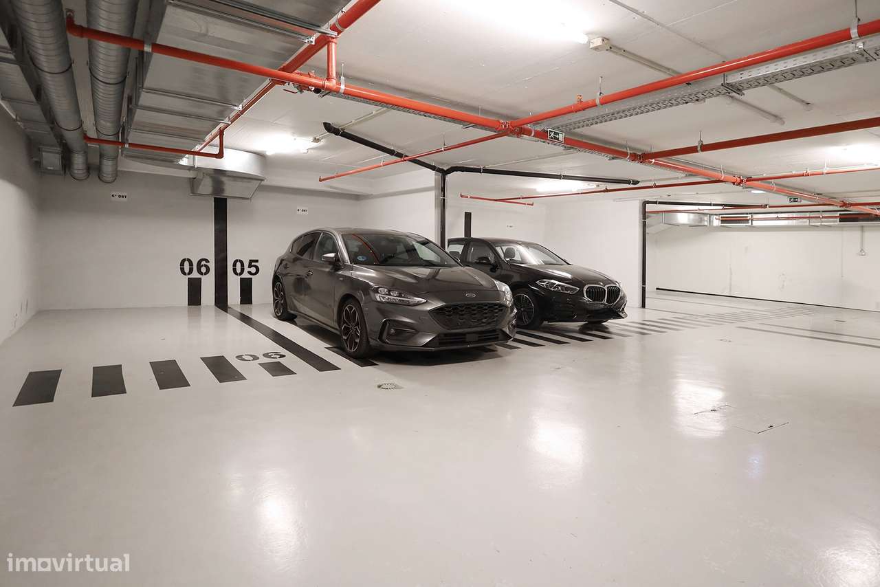 Apartamento T2 - Junto à Av. Liberdade - Totalmente Mobilado - Garagem-34