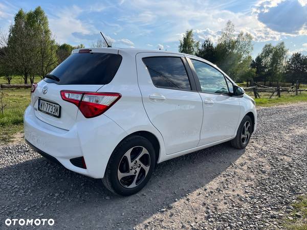 Toyota Yaris 1.0 Premium - 9