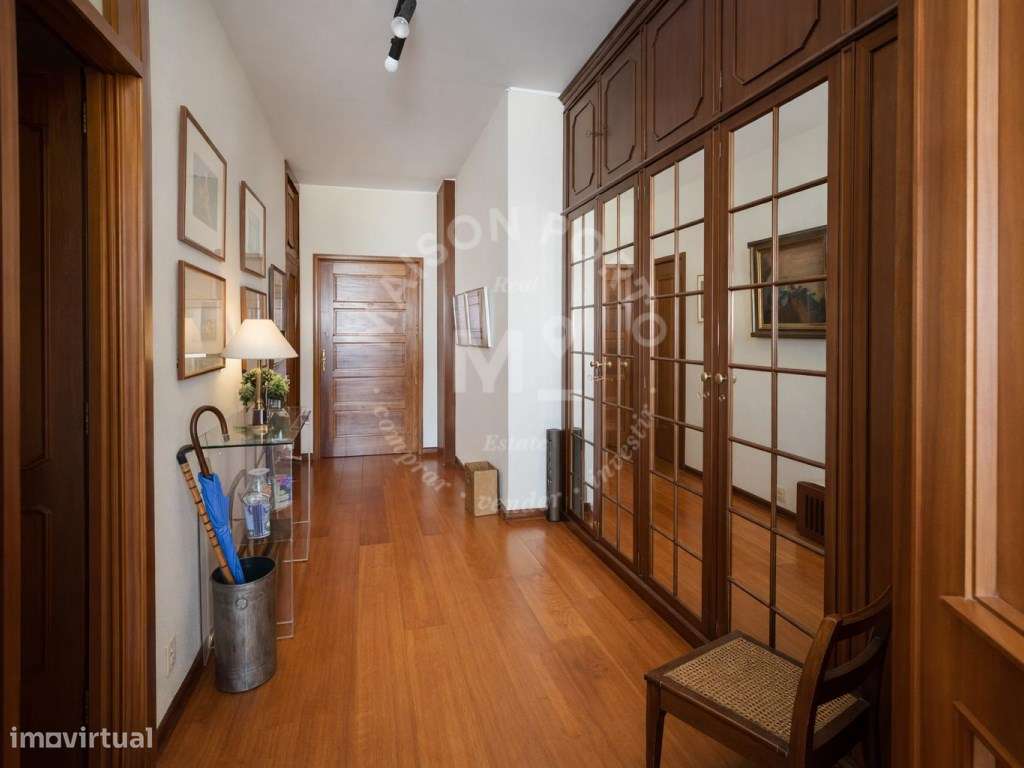 Apartamento T2 com Varanda e Garagem próximo ao Estádio do Boavista...-10