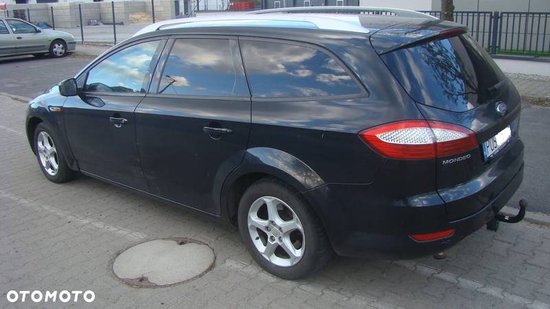 Ford Mondeo 2.0 TDCi Ghia - 11