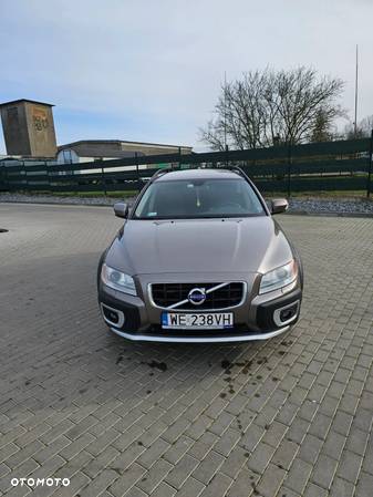 Volvo XC 70 D5 AWD Momentum - 2