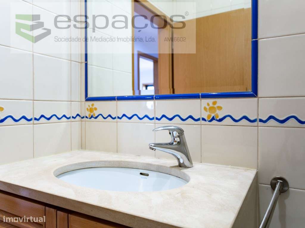 T2 na Quinta da Parreirinha, Vista rio, Parqueamento e arrecadação-11