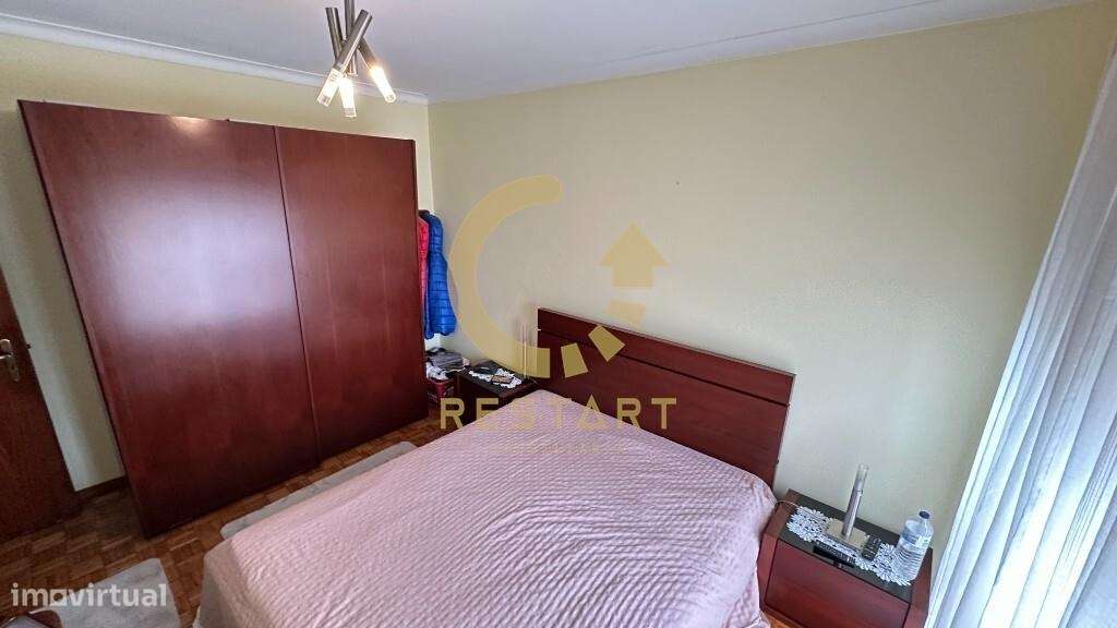 Apartamento T2 (Av da Carvalha - Rio Tinto)-5