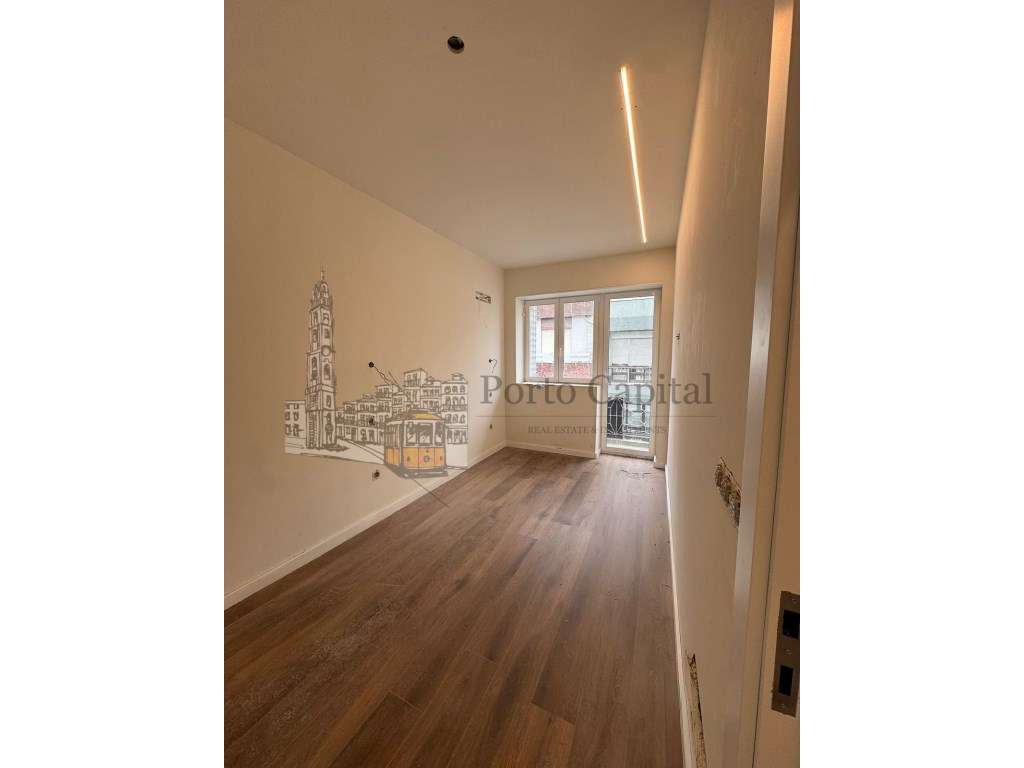 EXCELENTE APARTAMENTO T2 A VENDA EM PARANHOS-21