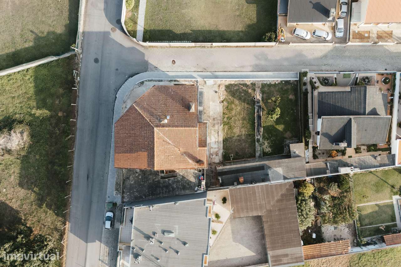 Moradia T5 Isolada - Mozelos - Grande imagem: 3/42