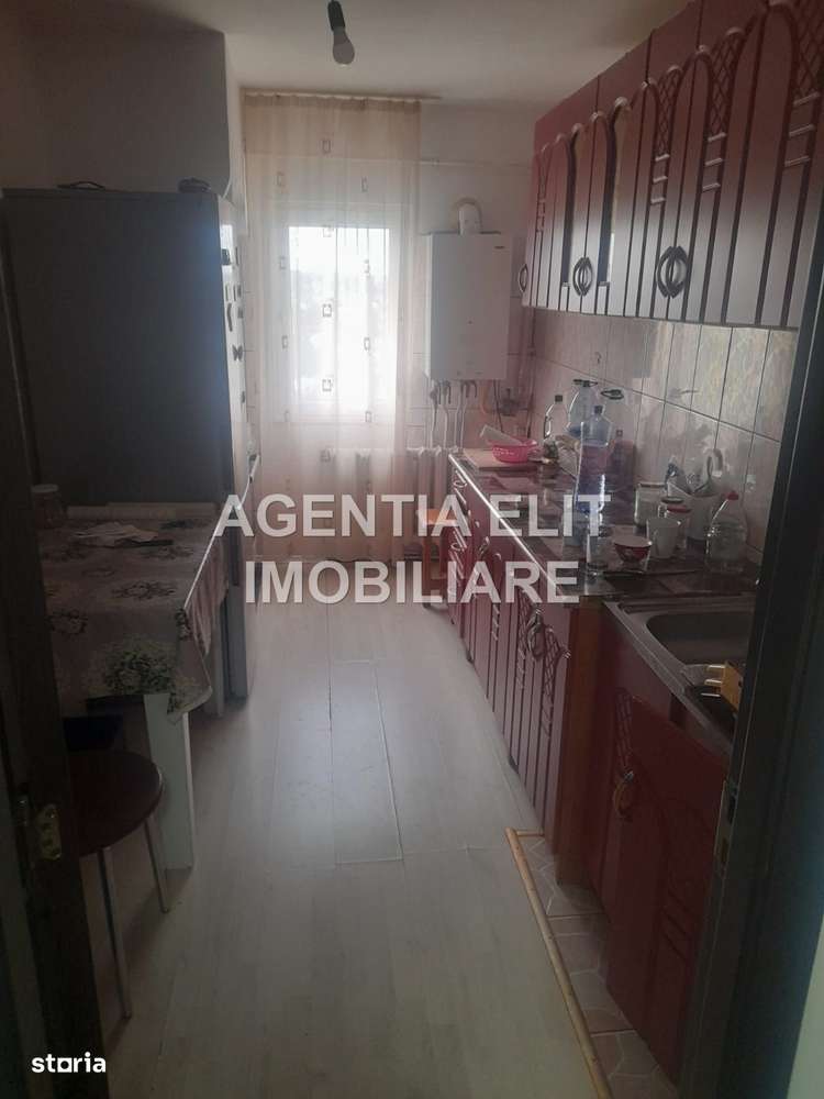 Apartament 3 camere, zona Mall-6
