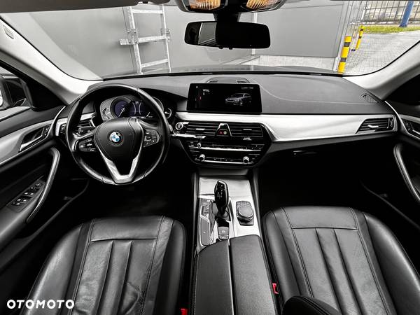 BMW Seria 5 518d Business Edition sport - 7