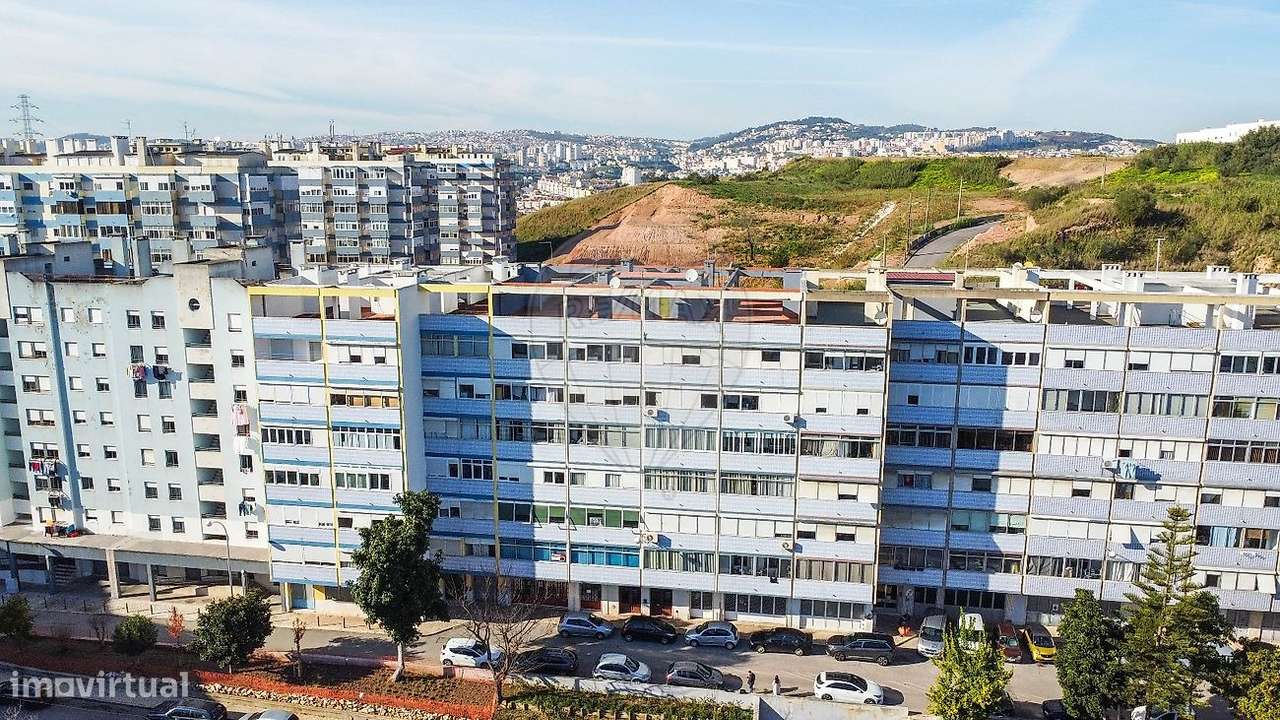 Apartamento T4 c/ Terraço-26