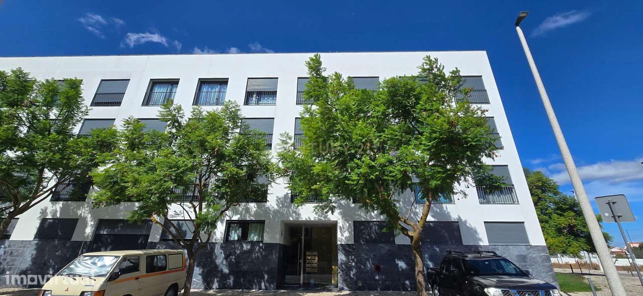 T3 com Suite no Barreiro – Investimento com Yield de 3,2% - Grande imagem: 2/11