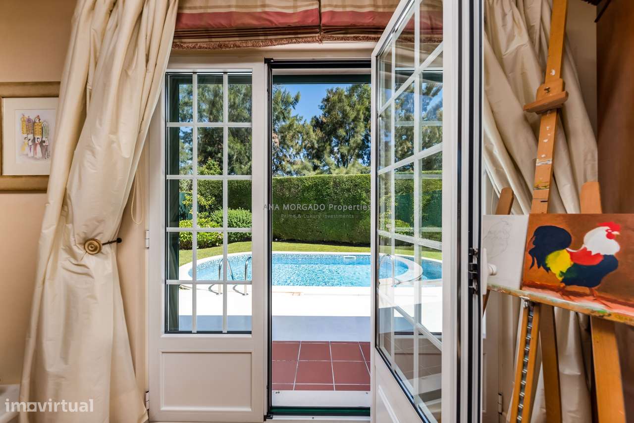 Moradia T4+1 Geminada na Quinta da Beloura — Luminosidade, Conforto e-9