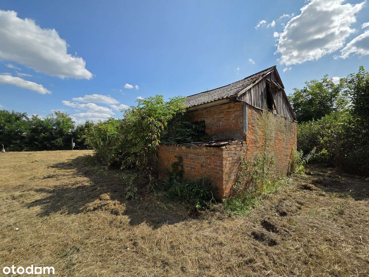 Atrakcyjna, uzbrojona działka pod budowę domu z prywatnym lasem-10