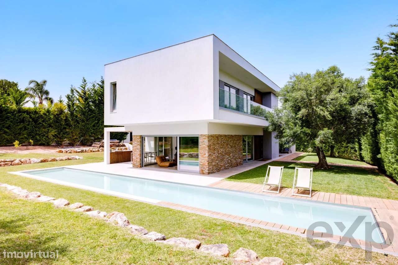 Moradia T4 com Piscina Aquecida de 17,5m e Apartamento Independente em-0
