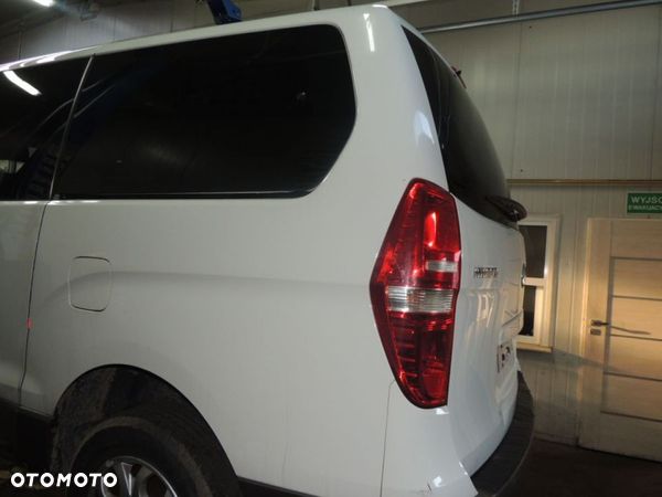 Ćwiartka nadwozia lewy tył Hyundai H1 I800 - 1