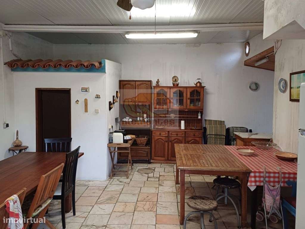 Moradia com quintal e piscina em Grândola para remodelar - Grande imagem: 5/13