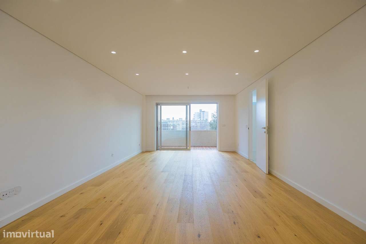 Apartamento T3 Totalmente Renovado Na Avenida Da Boavista
