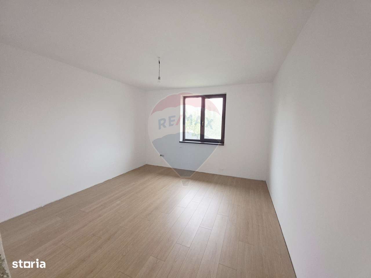 Casă cu livadă și teren generos – Girov-10