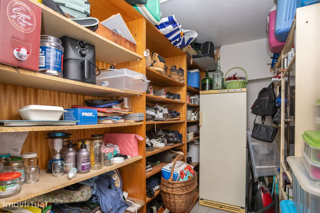Moradia Geminada com Jardim, Cave e Garagem.-16