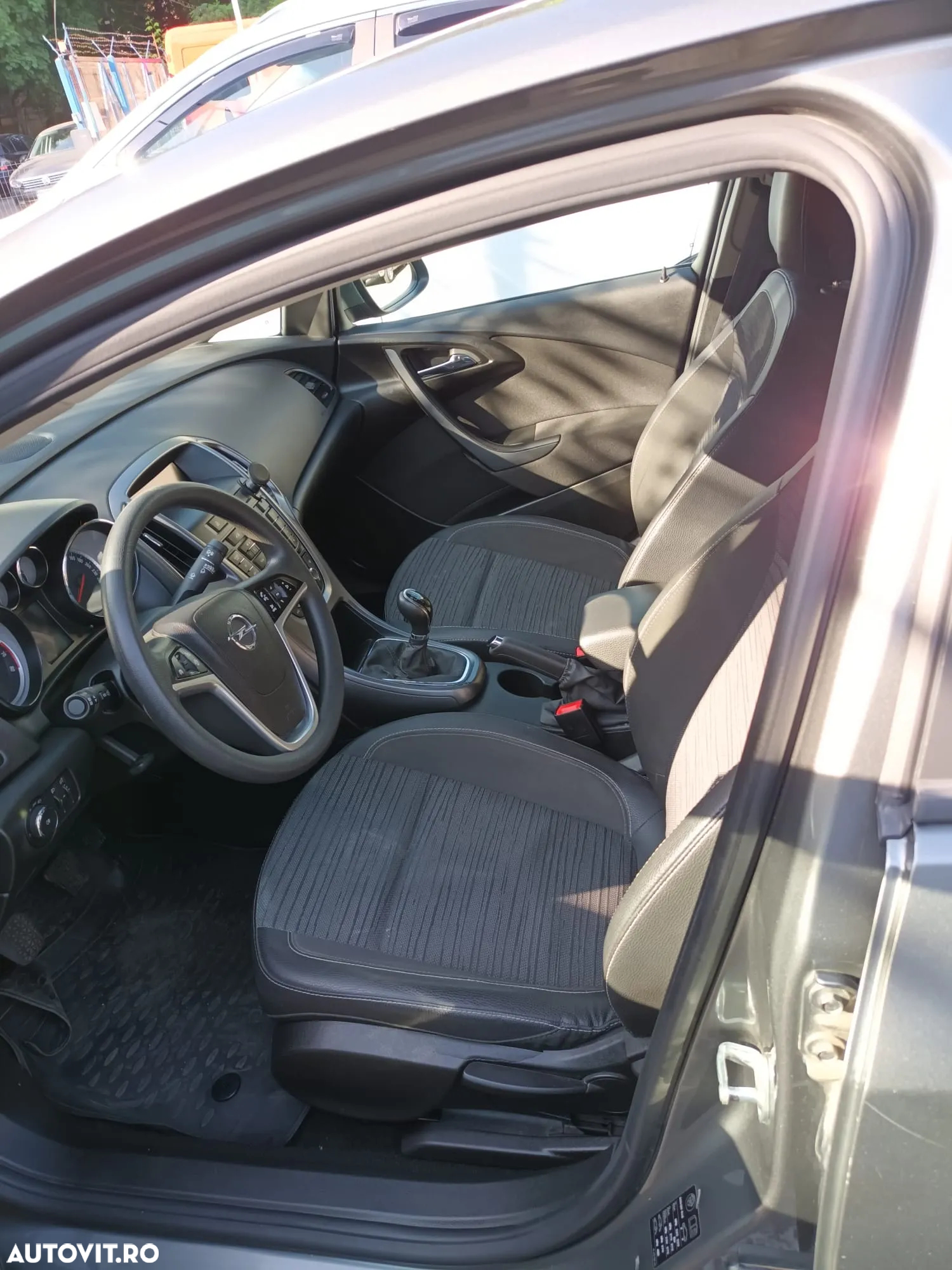 Opel Astra 1.6 TWINPORT ECOTEC Cosmo - 11