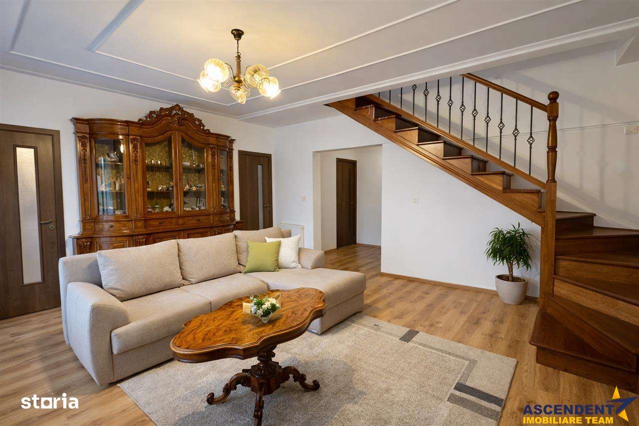 Locuinta bine compartimentata, doua intrari, foisor si parcare – Sancr - Imagine principală: 2/8